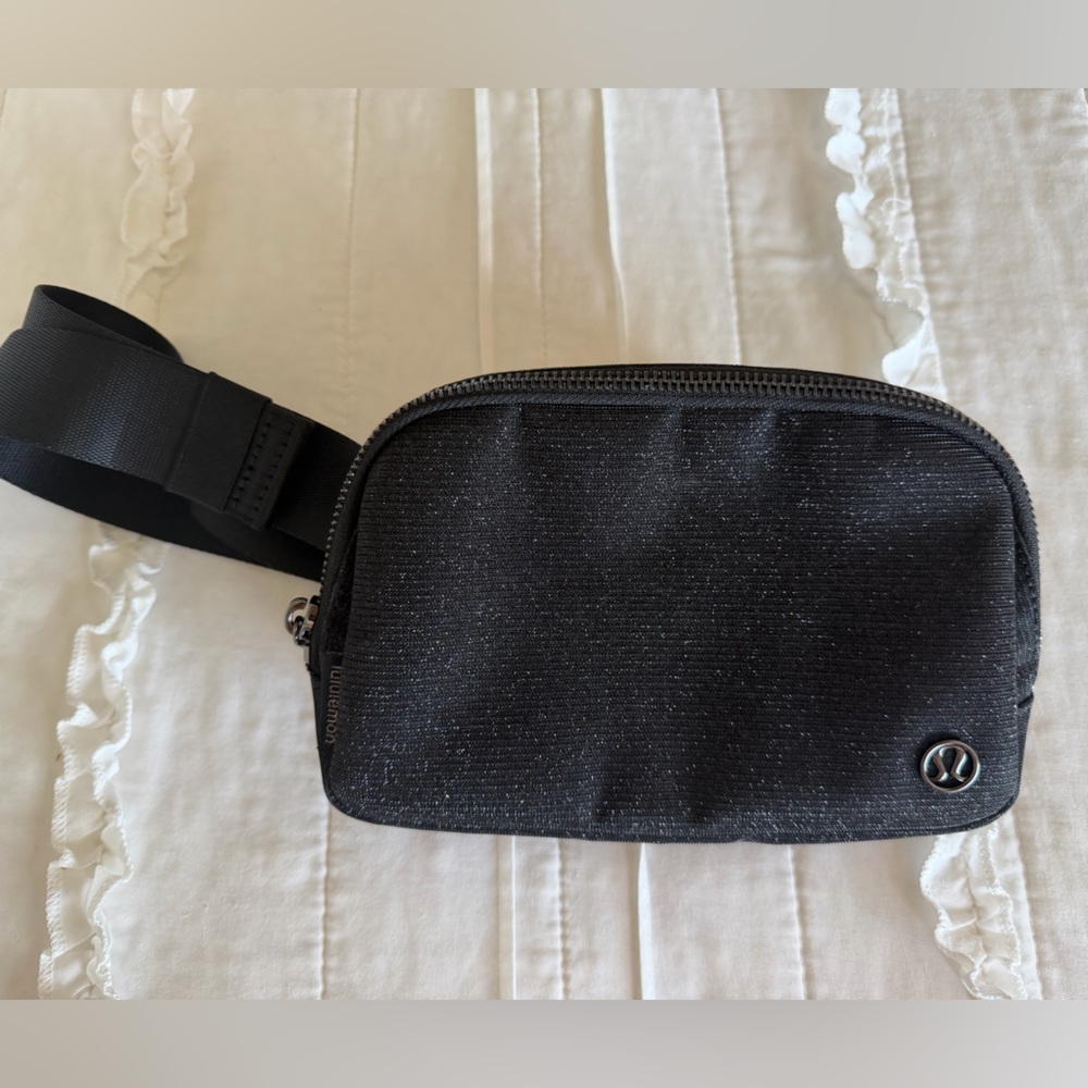 Lululemon belt bag